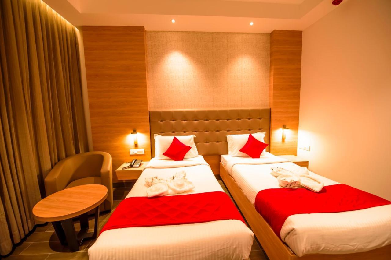 Hotel Annamalai Bahur Eksteriør billede